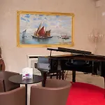 Bernt Hotel