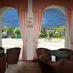 Bernt Hotel