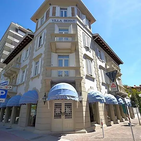 Bernt Hotell 4*